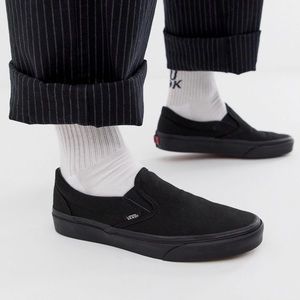 NWT Black Vans Classic Slip-On